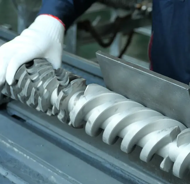 Wêrom ferskine swarte linen hieltyd wer yn 'e extruder? Dit artikel leart jo hoe't jo fluch bepale oft it wurdt feroarsake troch in probleem mei de loop of skroef.